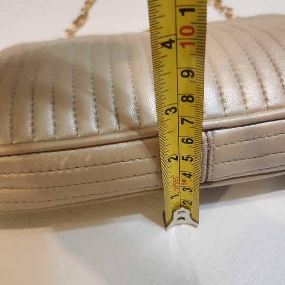 Vintage Anne Klein Beige Crossbody Bag with Gold Details, Wristlet and Key Chain - Picture 14 of 15